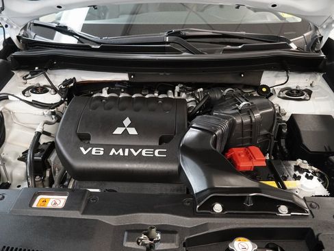 Used 2020 Mitsubishi Outlander GT image 19