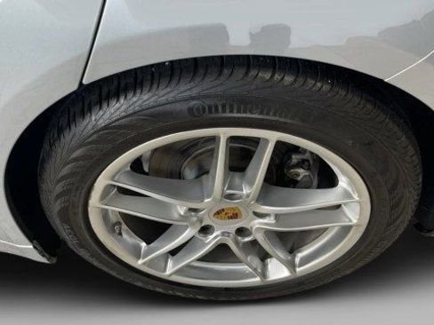 Used 2016 Porsche Panamera 4 image 23