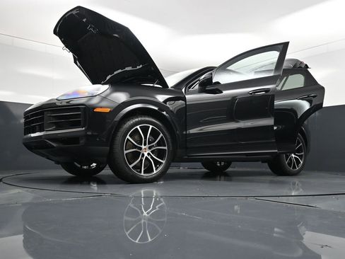 New 2026 Porsche Cayenne Coupe AWD/4WD image 33