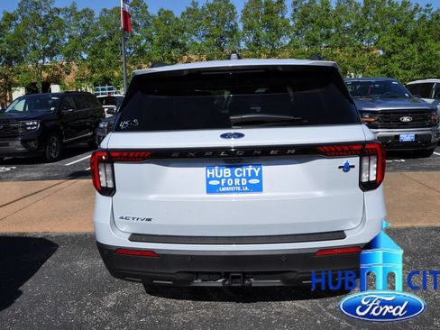 New 2026 Ford Explorer Active RWD image 4