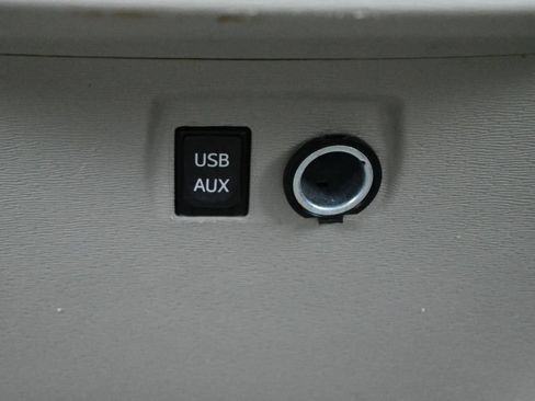 Used 2013 Toyota Sienna XLE FWD image 10