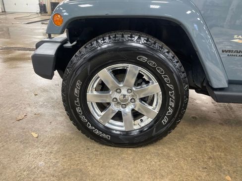 Used 2014 Jeep Wrangler Unlimited Sahara w/ Trailer Tow Group image 25
