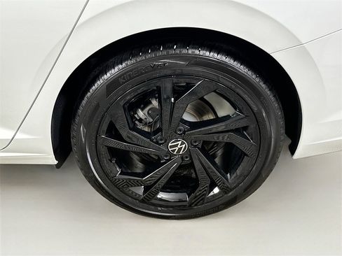 New 2025 Volkswagen Jetta SE image 24