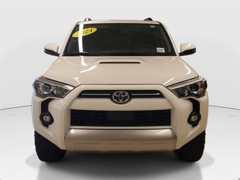 Used 2024 Toyota 4Runner TRD Off-Road Premium image 2
