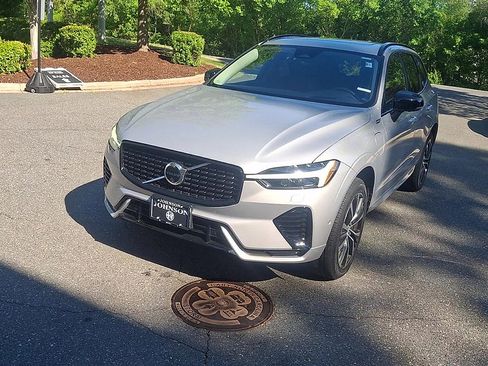 Used 2023 Volvo XC60 T8 Ultimate w/ Climate Package AWD/4WD image 3