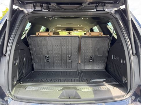 Used 2023 Chevrolet Tahoe Premier AWD/4WD image 41