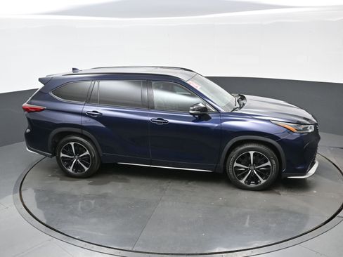 Used 2021 Toyota Highlander XSE image 41