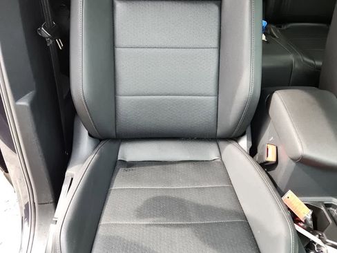 Used 2020 Volkswagen Tiguan SE image 17