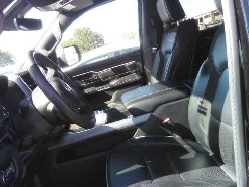 Used 2025 RAM 1500 Laramie AWD/4WD image 4