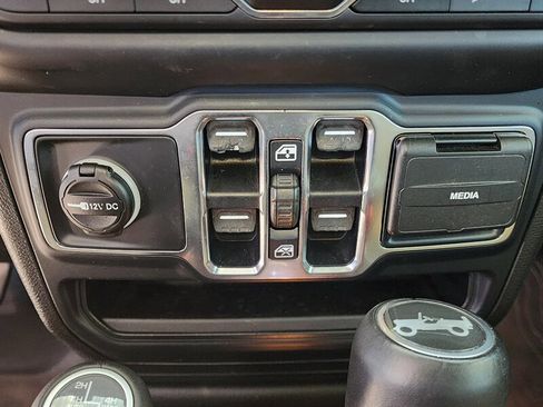 Used 2019 Jeep Wrangler Unlimited Sahara w/ Dual Top Group image 46