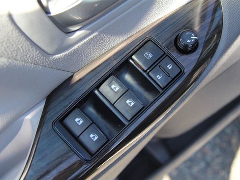 Used 2016 Toyota Sienna XLE w/ XLE Navigation Package FWD image 16