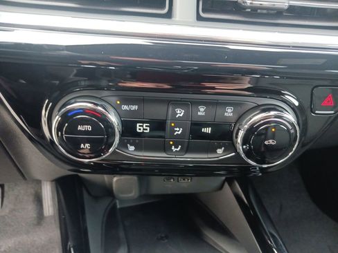 New 2026 Chevrolet Trax RS w/ Sunroof Package image 24