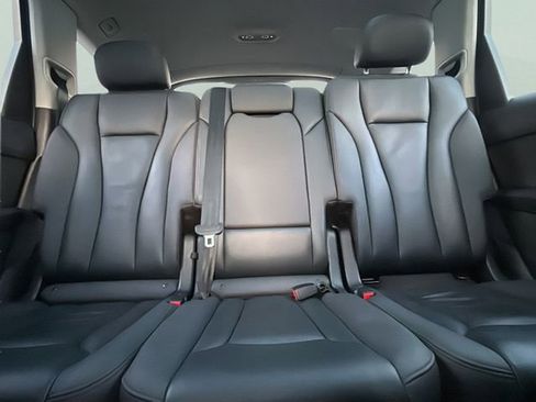 Used 2021 Audi Q7 3.0T Premium Plus image 18