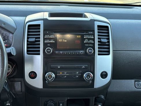 Used 2013 Nissan Frontier SV image 15