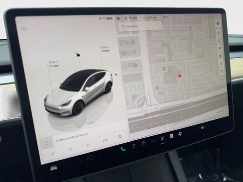 Used 2023 Tesla Model Y Long Range image 62