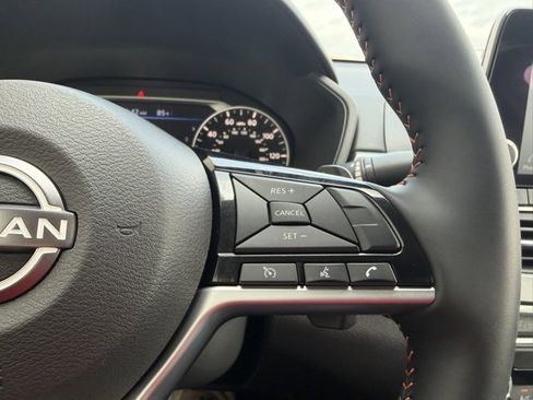 Certified 2025 Nissan Altima 2.5 SR image 17