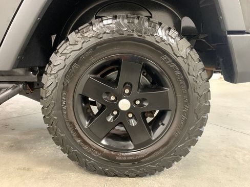 Used 2010 Jeep Wrangler Unlimited Sport AWD/4WD image 4