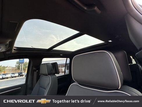 New 2026 Chevrolet Suburban Premier AWD/4WD image 25