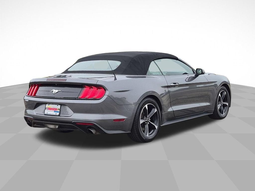 Used 2022 Ford Mustang Convertible RWD image 3