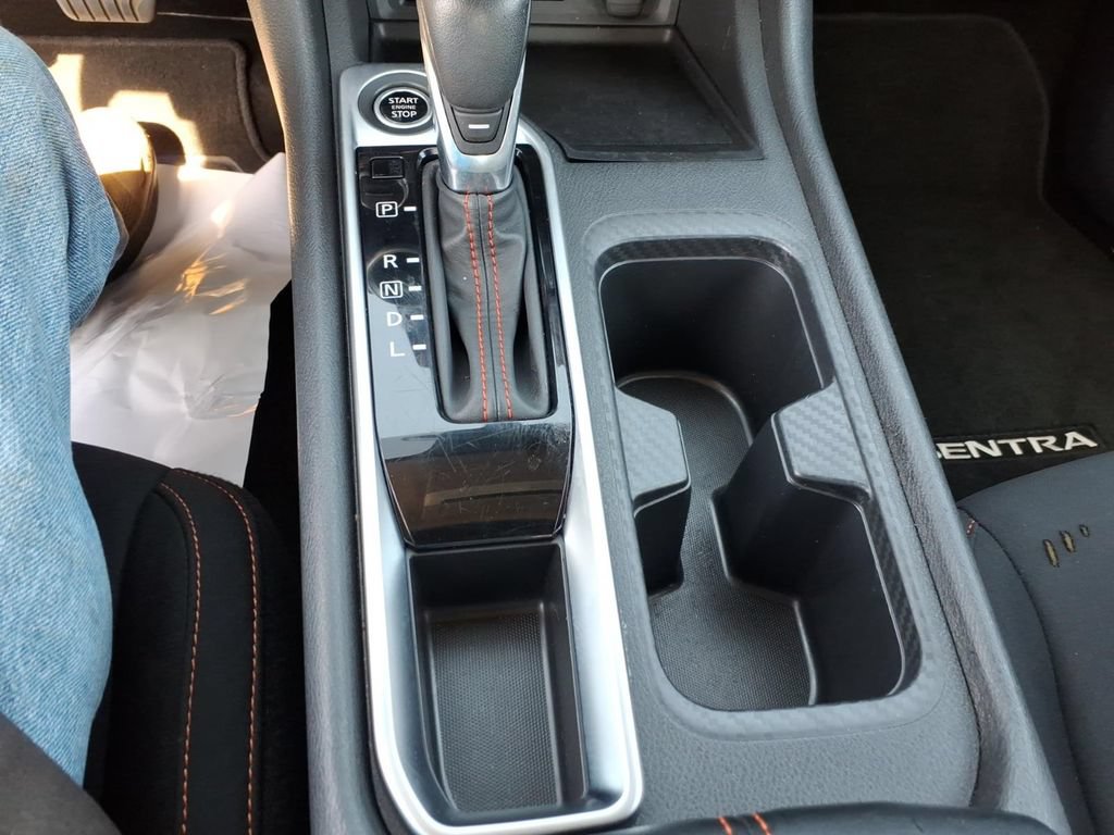 Used 2025 Nissan Sentra SR FWD image 11