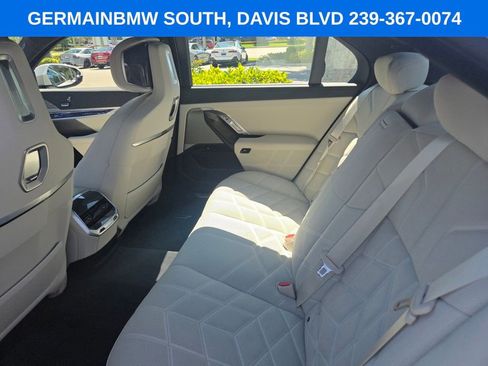 Certified 2025 BMW 760i xDrive AWD/4WD image 41