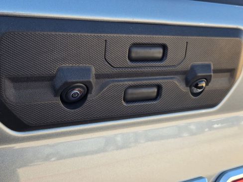 Used 2026 GMC Sierra 1500 SLT image 29