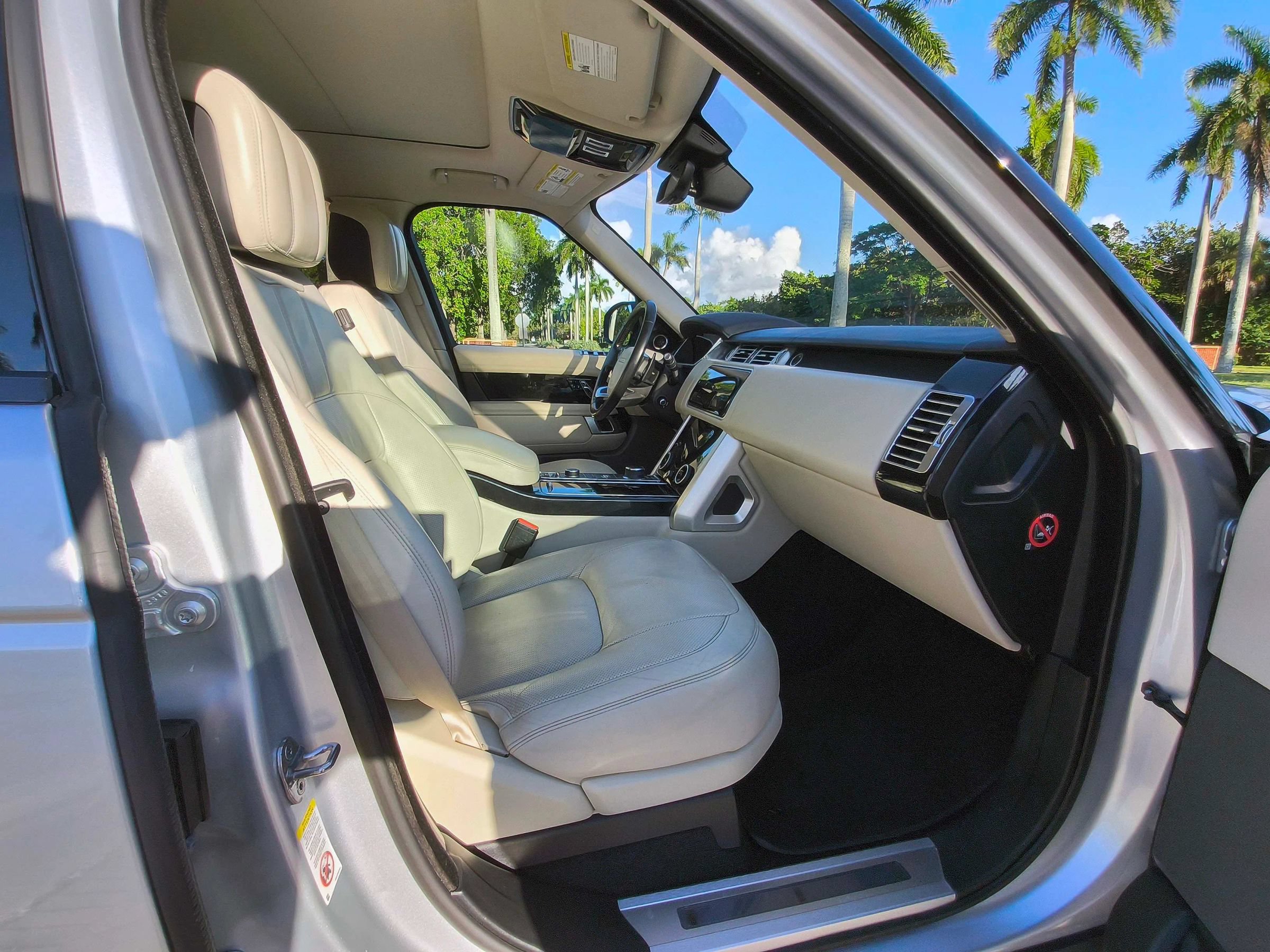 Used 2019 Land Rover Range Rover Supercharged AWD/4WD image 39