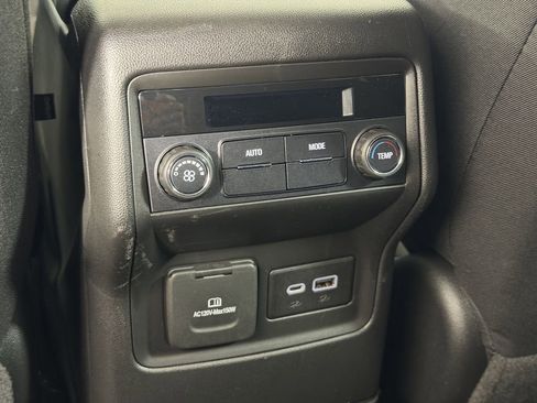 Used 2022 GMC Acadia SLE w/ Driver Convenience Package image 22