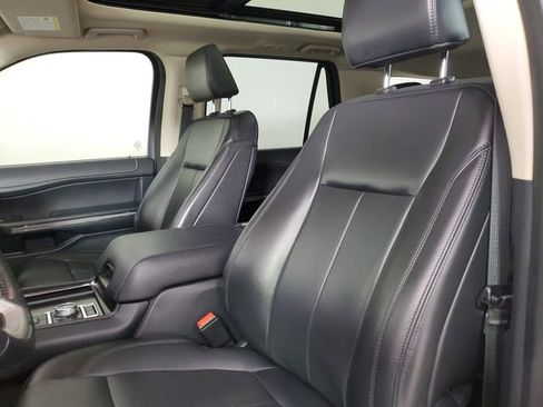 Used 2022 Ford Expedition Max XLT image 24