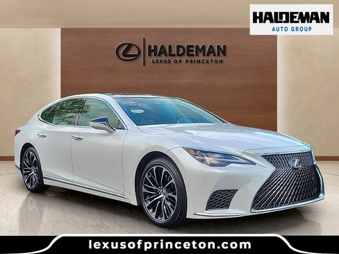 Used 2022 Lexus LS 500 AWD w/ Luxury Package image 1