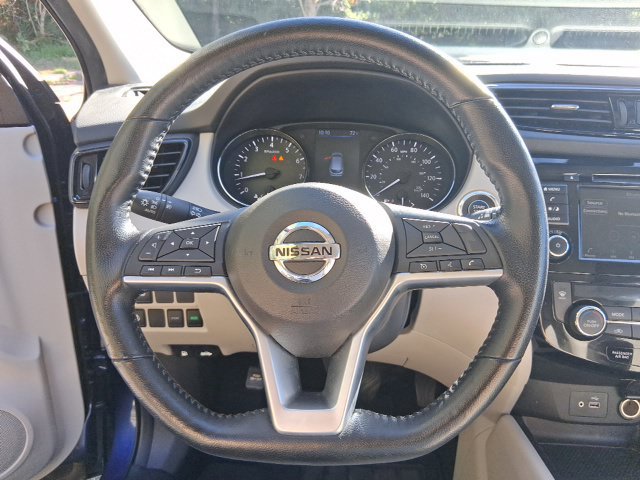 Used 2022 Nissan Rogue Sport SV FWD image 14