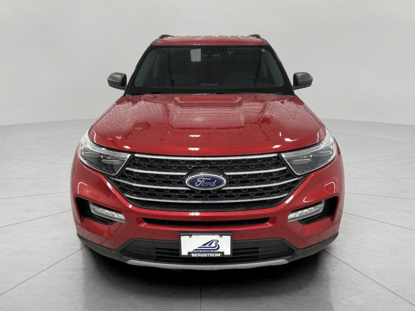 Used 2024 Ford Explorer XLT w/ Equipment Group 202A AWD/4WD image 13