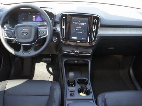 New 2025 Volvo XC40 B5 Core w/ Protection Package Premier image 10