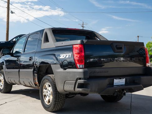 Used 2003 Chevrolet Avalanche 4x4 w/ Suspension Package, Off-Road image 5