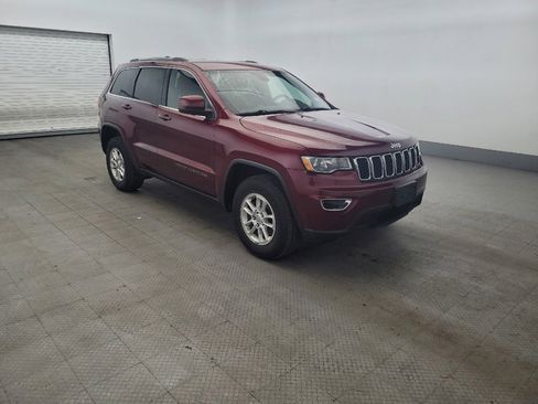 Used 2019 Jeep Grand Cherokee Laredo AWD/4WD image 13