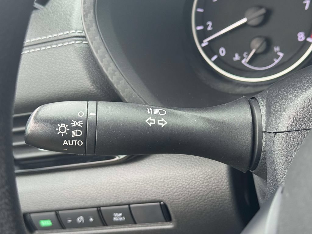 Used 2025 Nissan Sentra SV FWD image 21