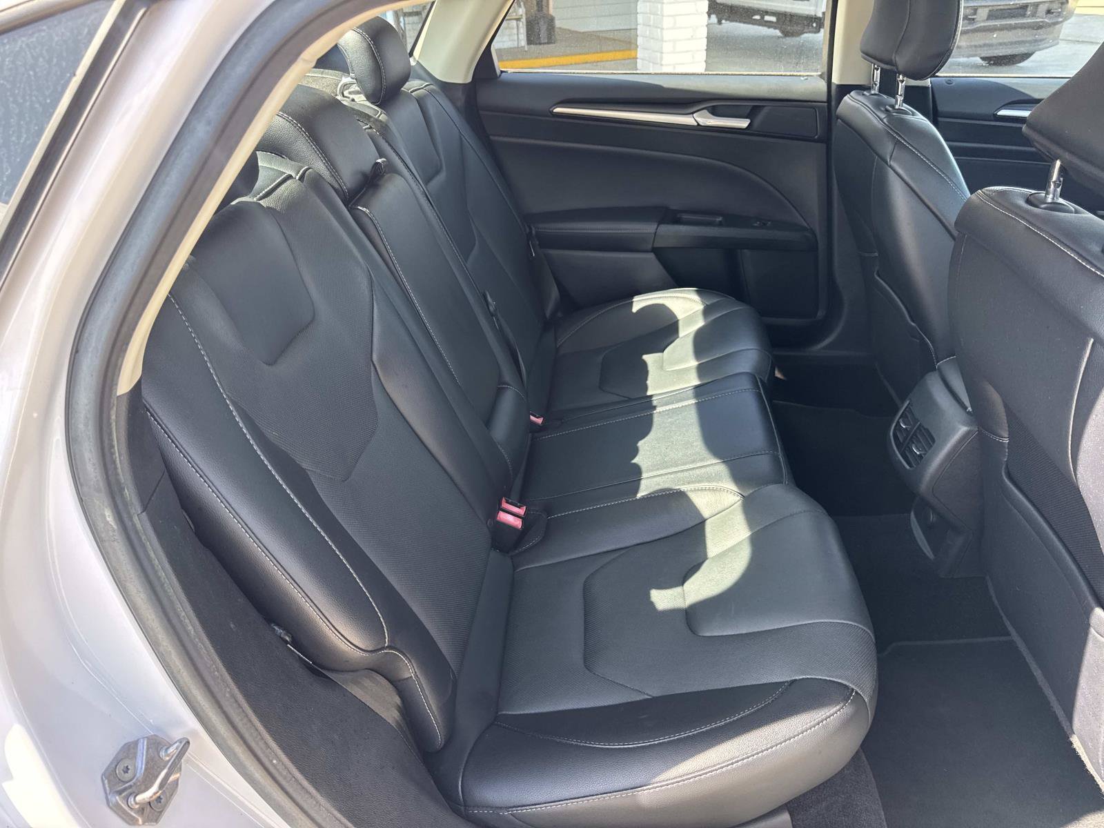 Used 2017 Ford Fusion Titanium FWD image 9