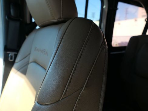 Used 2022 Jeep Wrangler Unlimited Sahara w/ Safety Group image 11