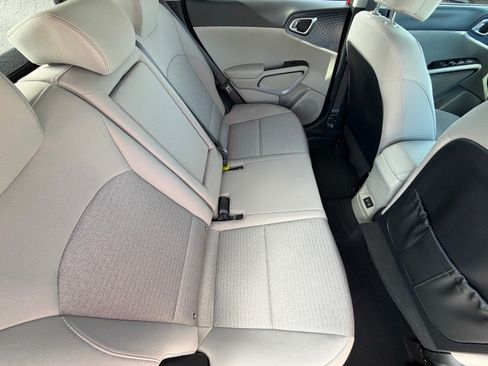 Used 2023 Kia Soul EX FWD image 11