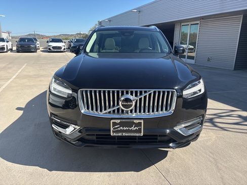 Used 2025 Volvo XC90 B5 Core w/ Protection Package Premier image 2