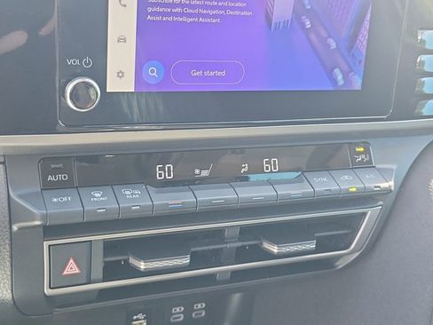 Used 2025 Toyota Camry LE image 28