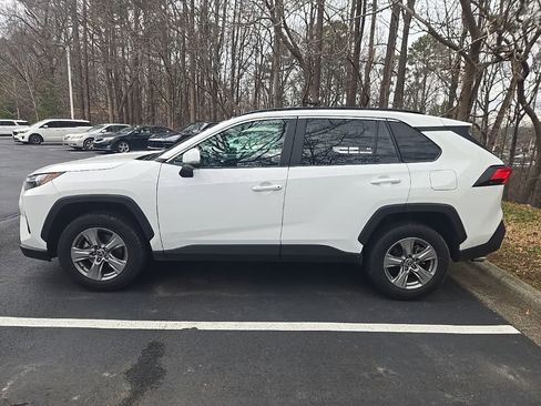 Used 2024 Toyota RAV4 XLE image 1
