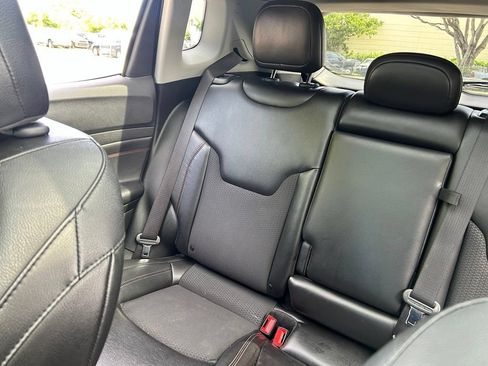 Used 2022 Jeep Compass Trailhawk w/ Sun and Sound Group AWD/4WD image 14