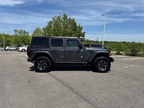 Used 2022 Jeep Wrangler Unlimited Rubicon 4xe w/ Dual Top Group AWD/4WD image 3