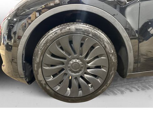 Used 2020 Tesla Model Y Long Range image 47