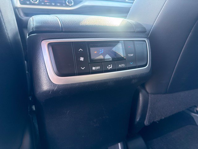 Used 2015 Toyota Highlander XLE FWD image 24