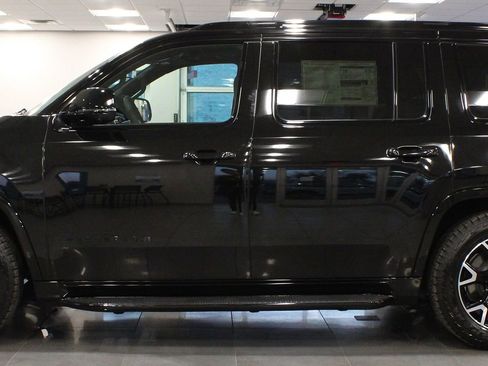 New 2025 Jeep Wagoneer Series II image 8