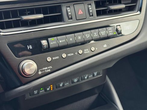 Certified 2025 Lexus ES 350 F Sport image 36