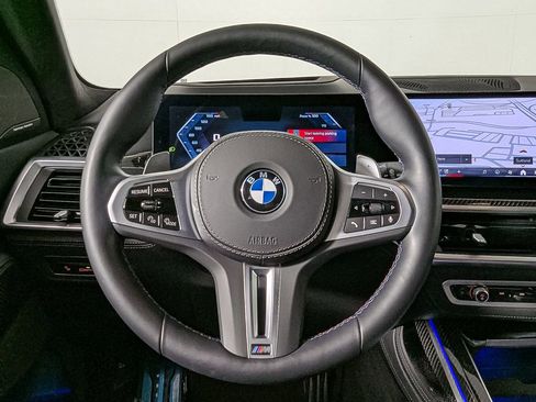 Certified 2025 BMW X7 M60i image 38