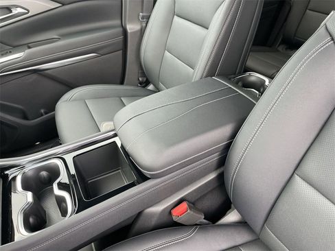 New 2026 Chevrolet Traverse LT w/ Sun and Wheel Package image 21